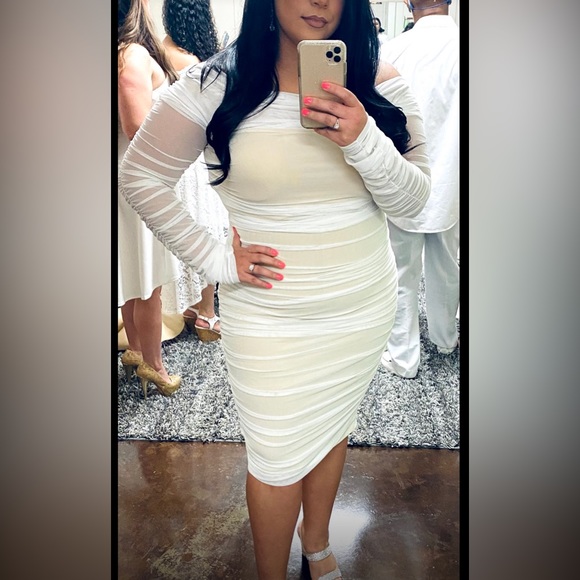 Fashion Nova Dresses & Skirts - WHITE RUCHED DRESS WITH SLEEVES